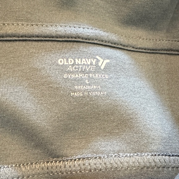NWT Old Navy Dynamic Fleece Pullover - Picture 4 of 4